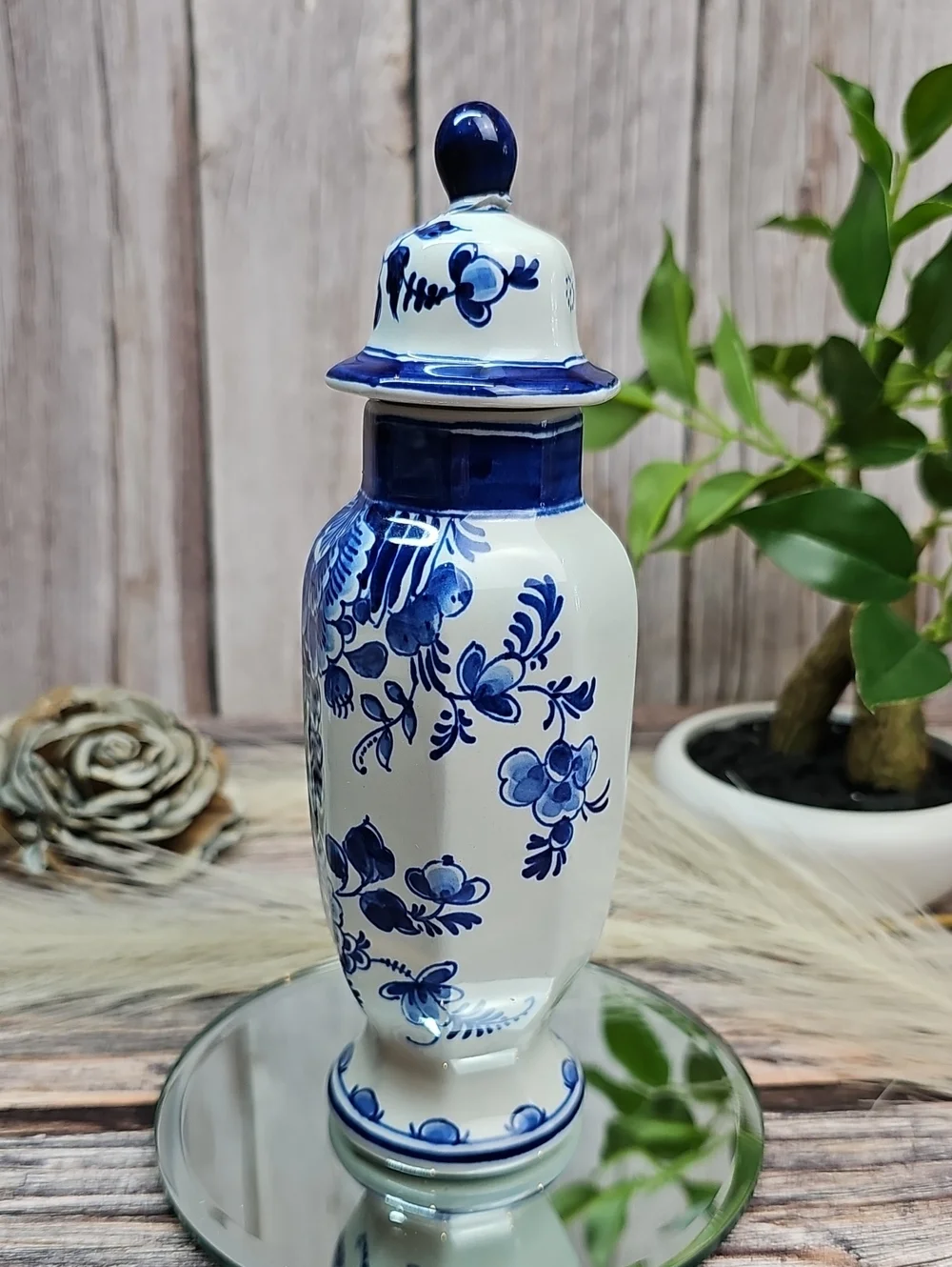 VINTAGE AUTHENTIC ROYAL DELFT BLUE & WHITE PORCELAIN BALUSTER JAR